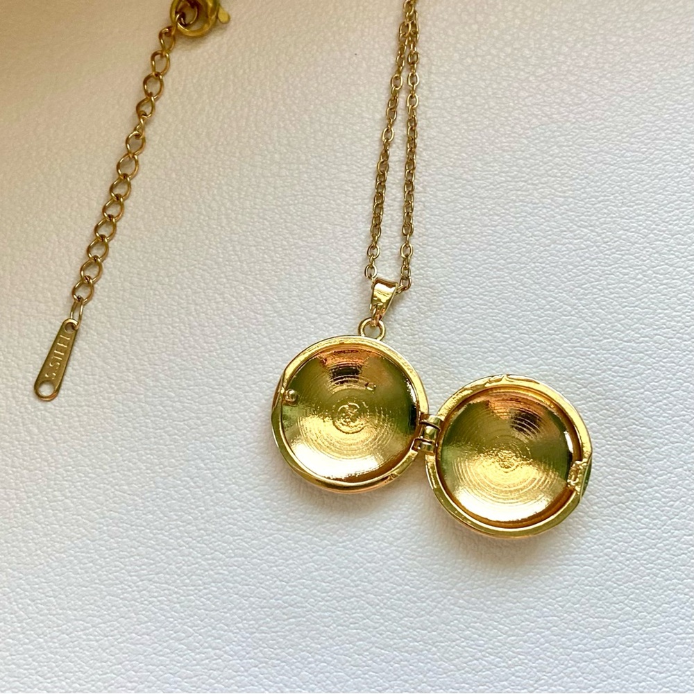 Gold Moon & Star Locket Necklace with Red star - Picture 2 of 4